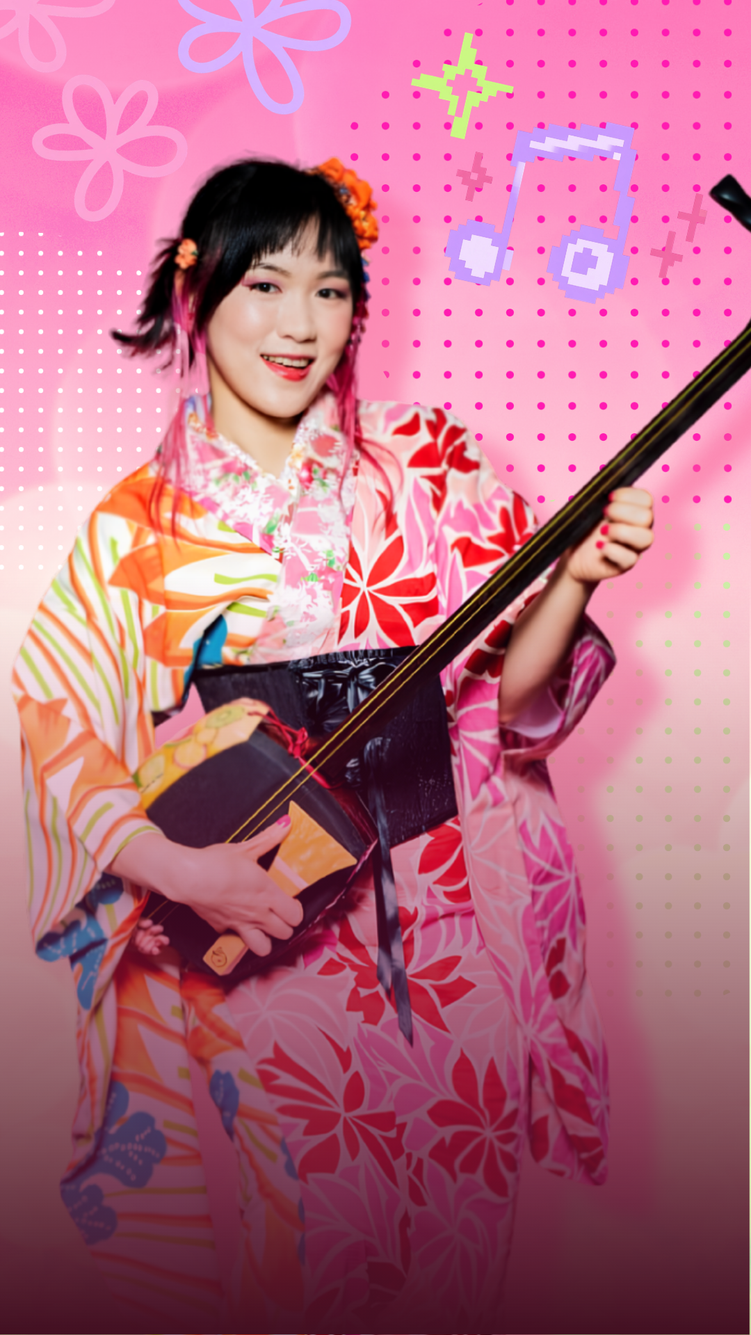 Yuzu Natsumi z instrumentem shamisen